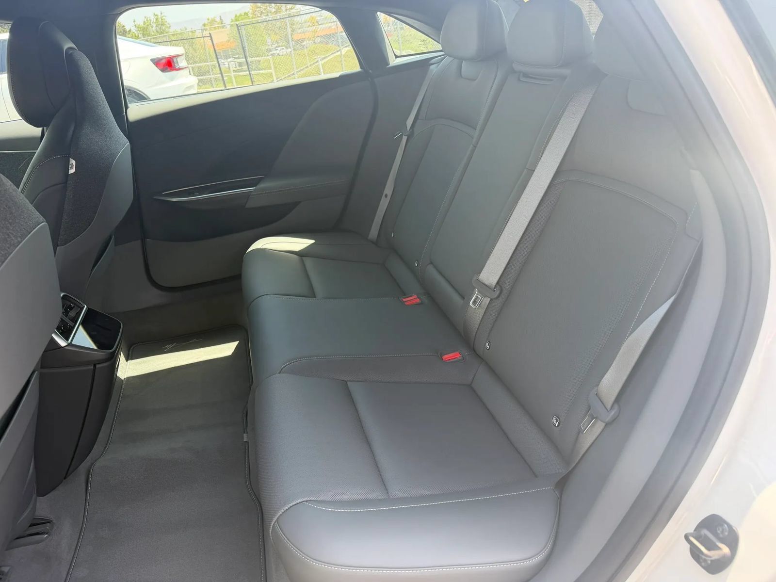Used 2024 Lucid Air Touring AWD/4WD image 35