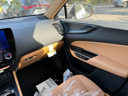 New 2025 Lexus NX 350h AWD w/ Accessory Package (2T) image 18
