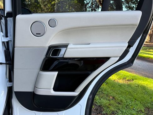 Used 2014 Land Rover Range Rover Supercharged image 52