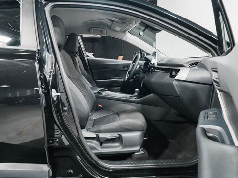 Used 2021 Toyota C-HR LE image 33