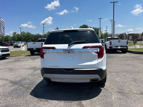 Used 2022 GMC Acadia SLE w/ Driver Convenience Package FWD image 4
