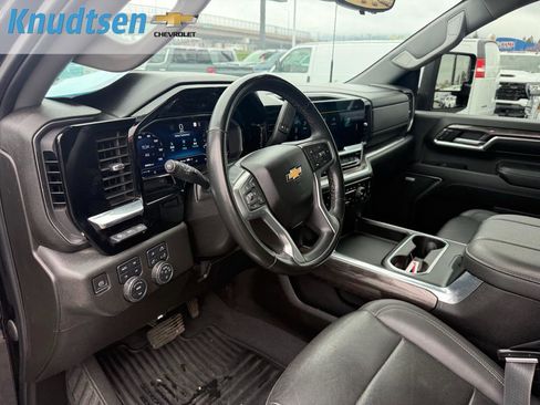 Used 2024 Chevrolet Silverado 3500 LTZ w/ LTZ Premium Package image 21