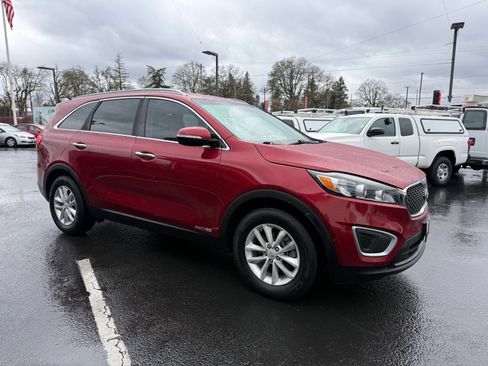 Used 2016 Kia Sorento LX image 10