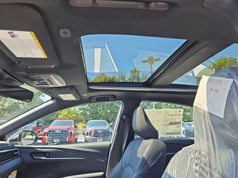 New 2026 Toyota Camry Hybrid image 8