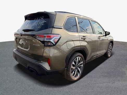 Used 2025 Subaru Forester Touring AWD/4WD image 3