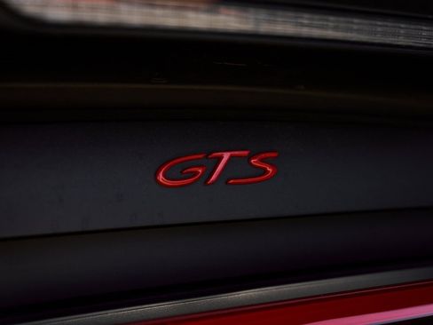 Used 2019 Porsche 911 Targa 4 GTS image 10