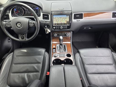 Used 2016 Volkswagen Touareg VR6 AWD/4WD image 25