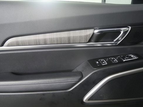 Used 2023 Kia Telluride EX w/ EX Captain's Chair Package image 8