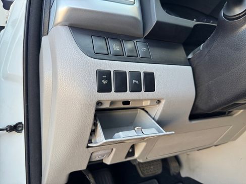 Used 2015 Toyota Highlander Limited image 22