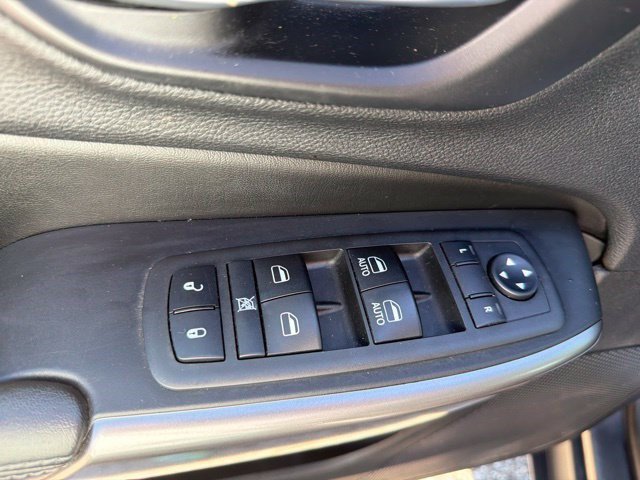 Used 2019 Jeep Cherokee Latitude Plus FWD image 12