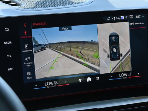 Certified 2025 BMW X1 xDrive28i w/ Premium Package image 18