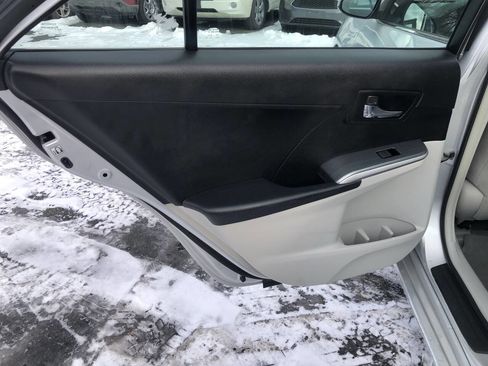 Used 2012 Toyota Camry LE image 15