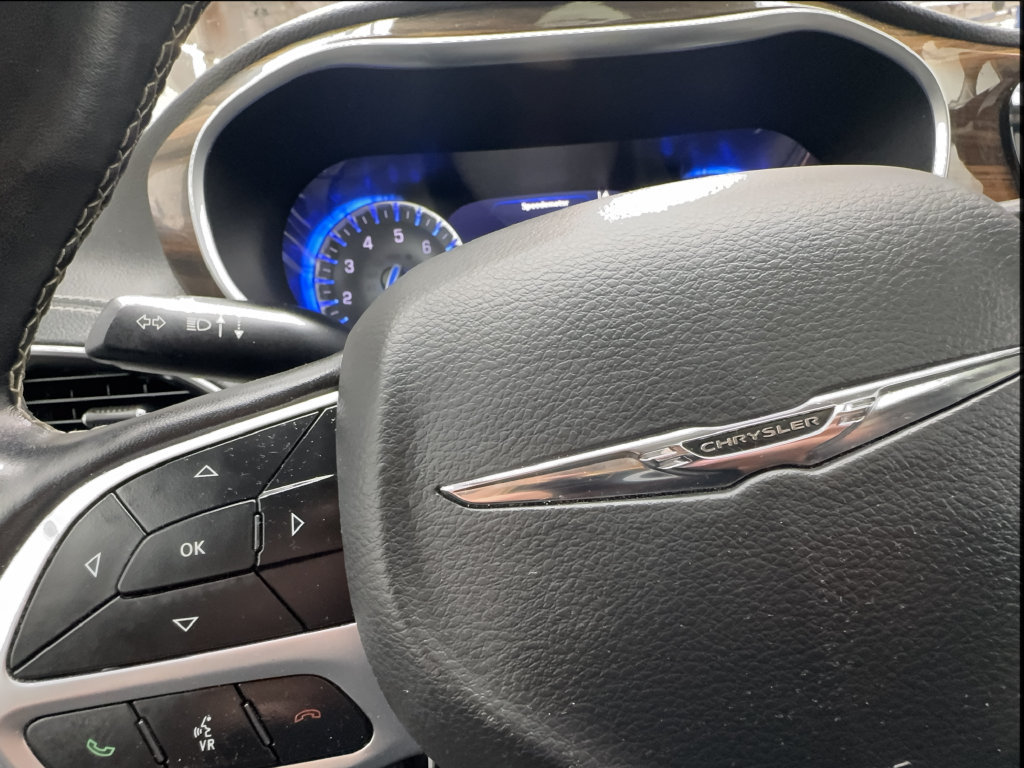 Used 2022 Chrysler Pacifica Limited FWD image 41