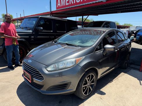 Used 2019 Ford Fiesta SE w/ Equipment Group 201A FWD image 1