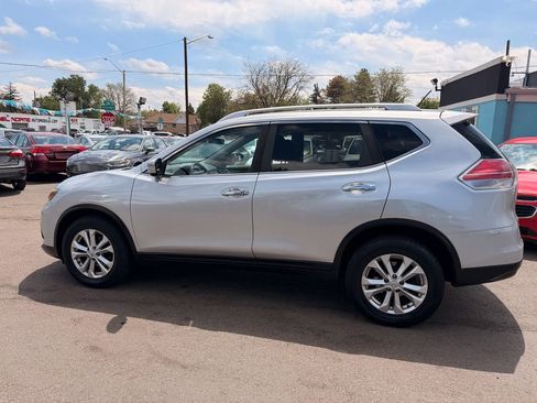 Used 2016 Nissan Rogue SV AWD/4WD image 2