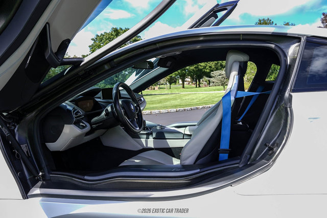Used 2015 BMW i8 AWD/4WD image 28