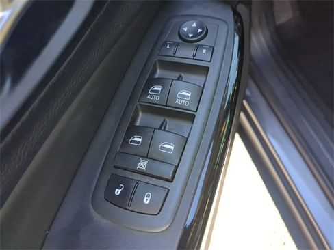 Used 2021 Jeep Cherokee Latitude Plus image 19