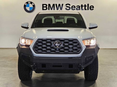 Used 2021 Toyota Tacoma TRD Sport w/ Technology Package image 6