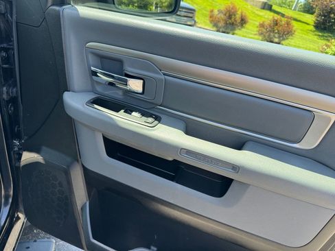 Used 2019 RAM 1500 Big Horn AWD/4WD image 22