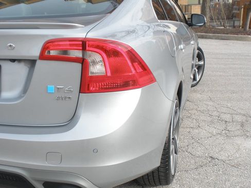 Used 2015 Volvo S60 T6 R-Design Platinum image 18