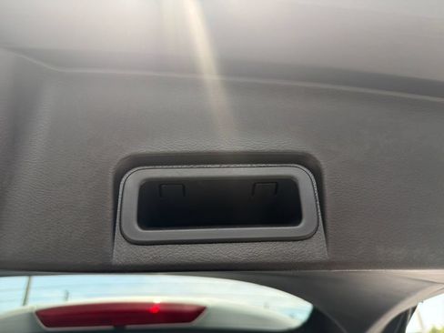 Used 2023 Nissan Rogue SV FWD image 14
