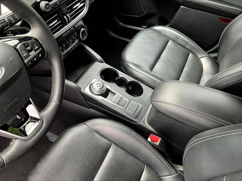 Used 2022 Ford Escape Titanium AWD/4WD image 18