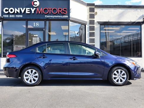 Used 2025 Toyota Corolla LE FWD image 7