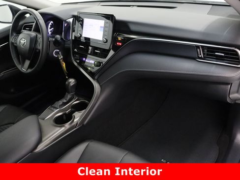 Used 2024 Toyota Camry SE image 33