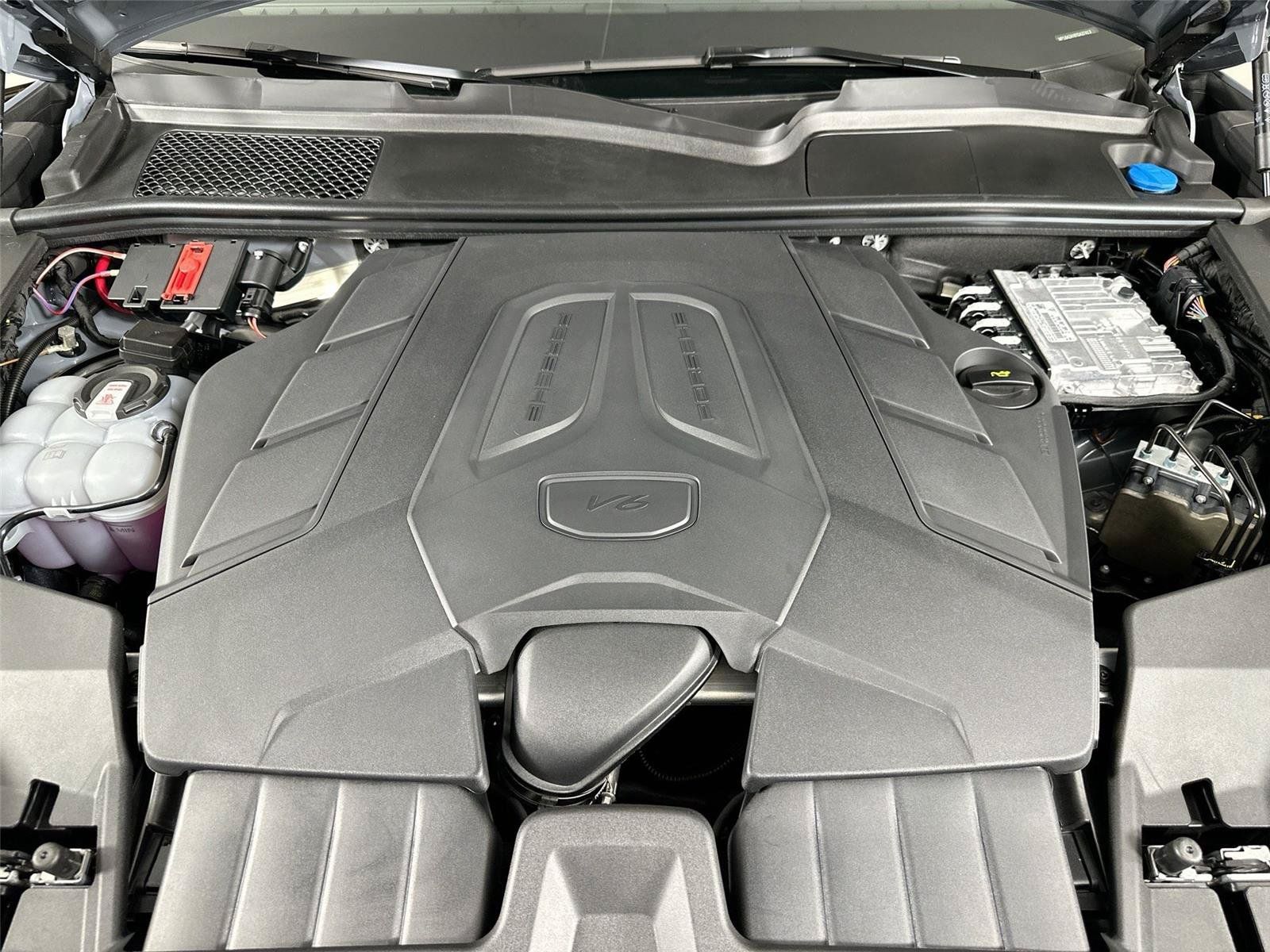 Certified 2026 Porsche Cayenne Coupe AWD/4WD image 37