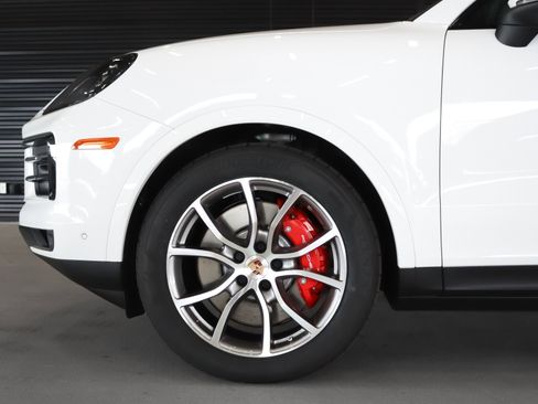 New 2026 Porsche Cayenne S image 27