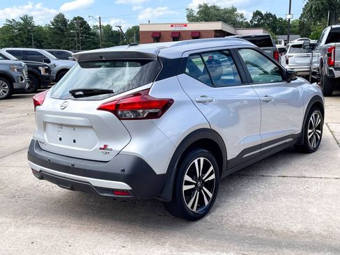 Used 2020 Nissan Kicks SR w/ SR Premium Package FWD image 6