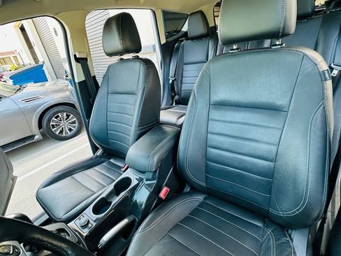 Used 2014 Ford Escape Titanium w/ Equipment Group 401A FWD image 17