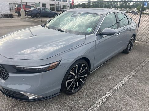 Used 2023 Honda Accord Touring image 1