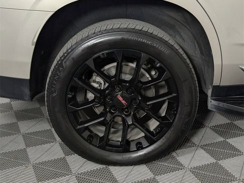 Used 2023 GMC Yukon SLT image 7