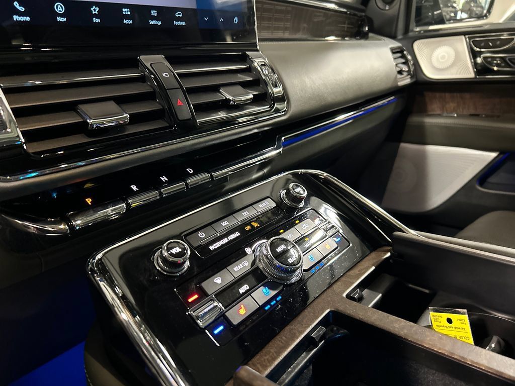 Used 2022 Lincoln Navigator L Black Label AWD/4WD image 18