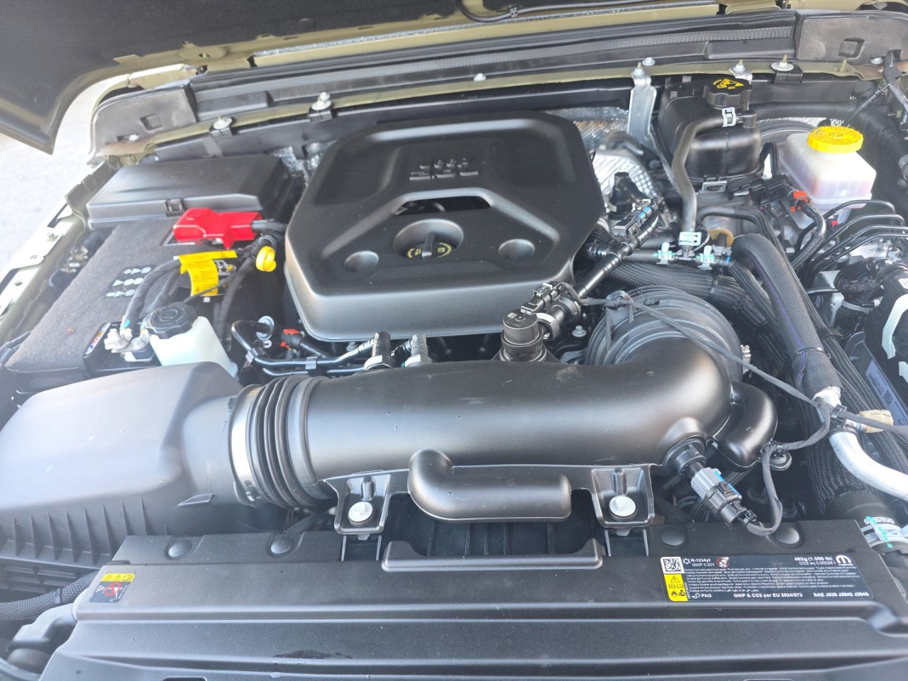 Used 2025 Jeep Wrangler Sport AWD/4WD image 17