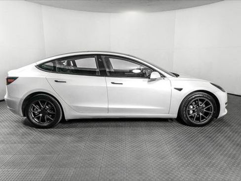 Used 2023 Tesla Model 3 Standard Range image 8