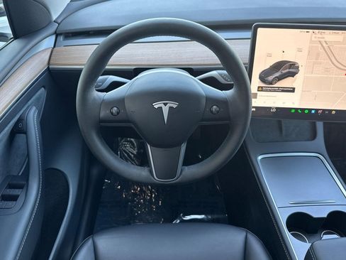 Used 2023 Tesla Model Y Long Range AWD/4WD image 26
