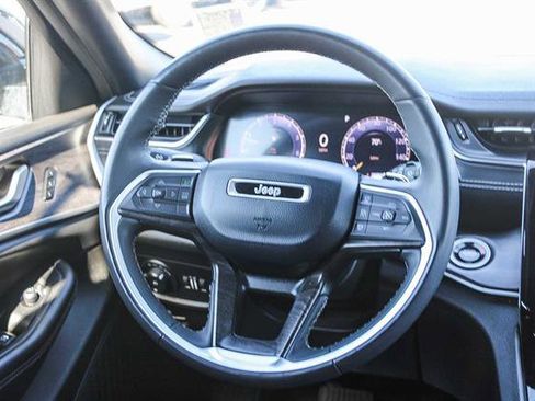 Used 2024 Jeep Grand Cherokee L Limited w/ Luxury Tech Group II image 15