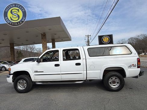 Used 2006 GMC Sierra 2500 SLT w/ Heavy-Duty Power Package image 2