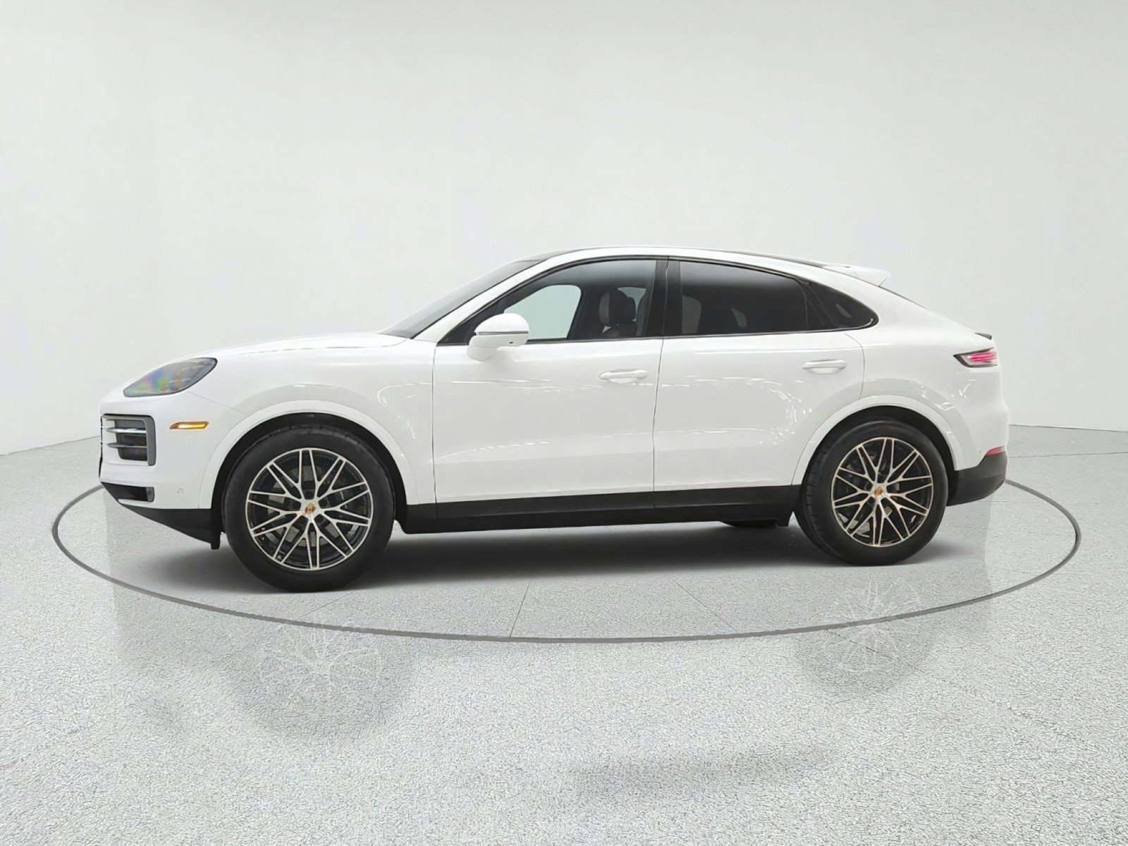 Used 2025 Porsche Cayenne Coupe AWD/4WD image 8