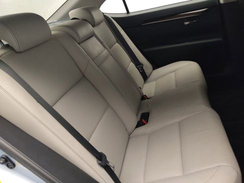 Used 2014 Lexus ES 350 w/ Luxury Package image 19