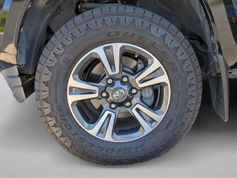 Used 2017 Toyota Tacoma TRD Sport w/ Tow Package RWD image 23