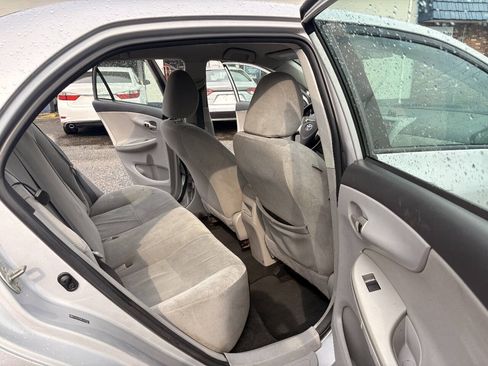 Used 2011 Toyota Corolla LE FWD image 24