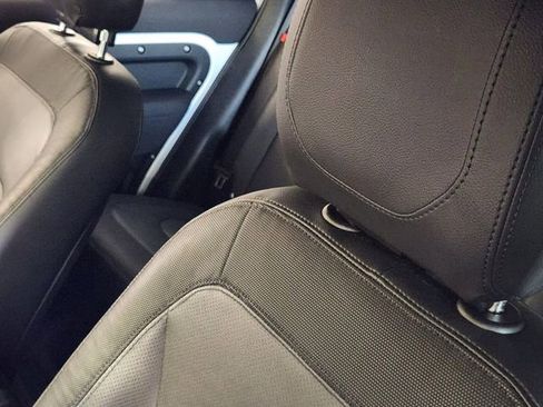 Used 2023 Land Rover Defender 110 X-Dynamic SE image 15