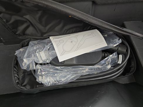 Used 2023 Rivian R1T Launch Edition image 37