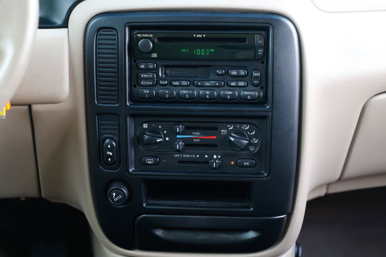 Used 2003 Ford Windstar LX FWD image 33