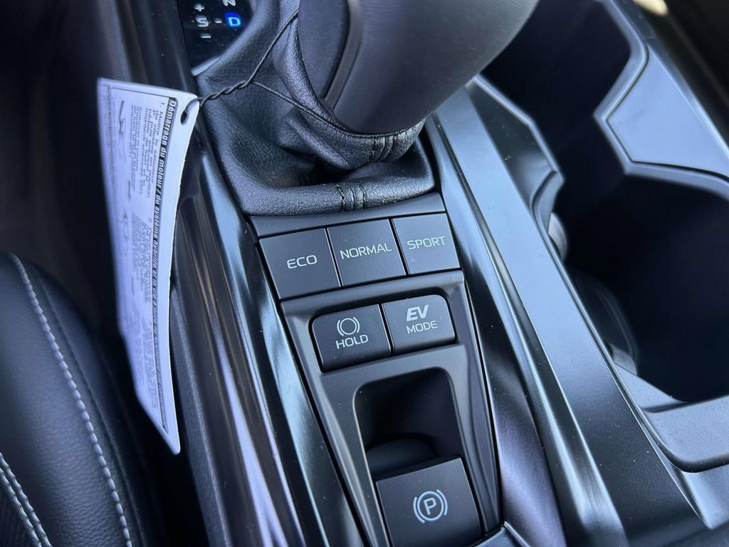 New 2026 Toyota Camry Hybrid FWD image 21