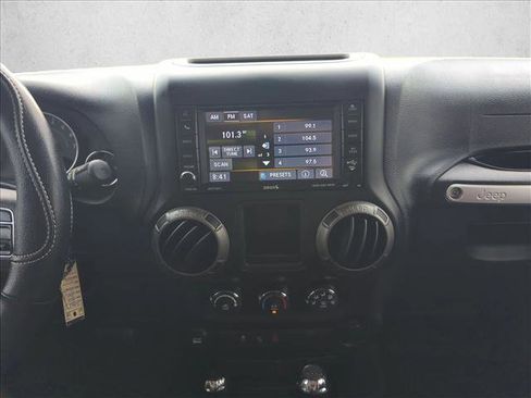 Used 2018 Jeep Wrangler Unlimited Sport w/ Connectivity Group image 12