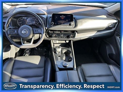 Certified 2022 Nissan Rogue SV w/ SV Premium Package image 19